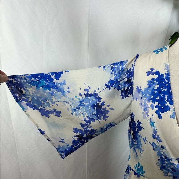 Olive & Oak Blue Floral Wrap Dress - Picture 9 of 12